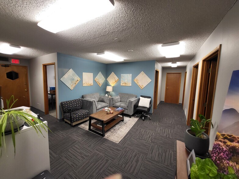 More Photos Of 555 Conger St, Eugene Flex For Sale