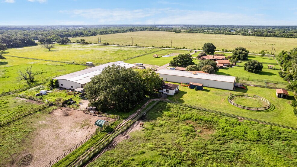 More Photos Of 1226 County Road 201A, Angleton Specialty For Sale