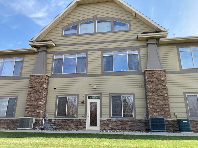More Photos Of 7965 Stone Creek Dr, Chanhassen Office For Sale