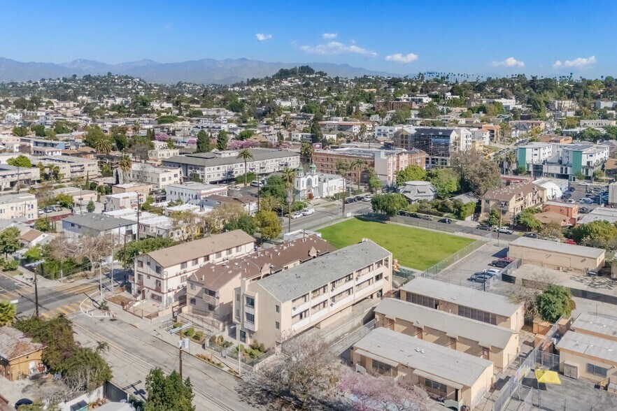 More Photos Of 646 N Madison Ave, Los Angeles Apartments For Sale