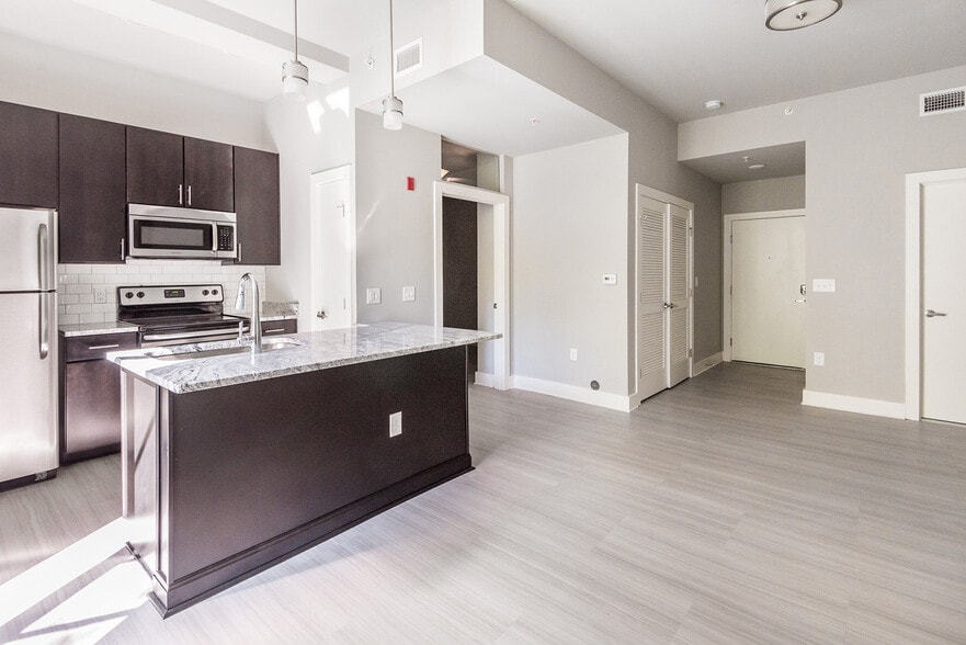 More Photos Of 421 E Franklin St, Richmond Apartments For Sale