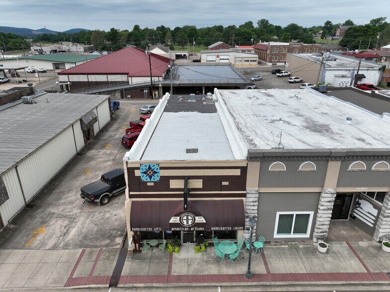 More Photos Of 615 Mena St, Mena Restaurant For Sale