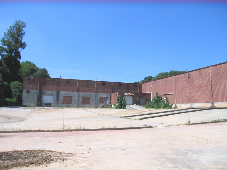 More Photos Of 1130 Donald Lee Hollowell Pky NW, Atlanta Warehouse For Lease