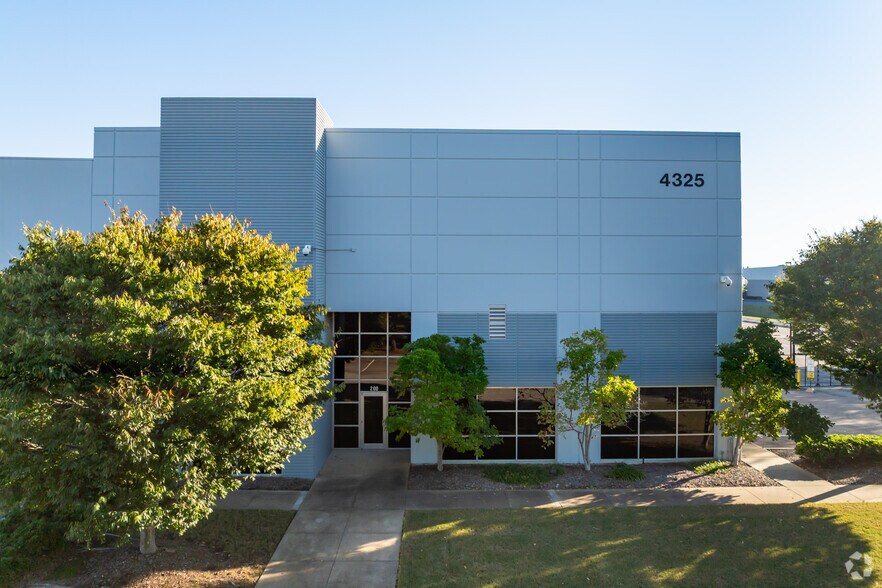 More Photos Of 4325 Executive Dr, Southaven Distribution For Lease