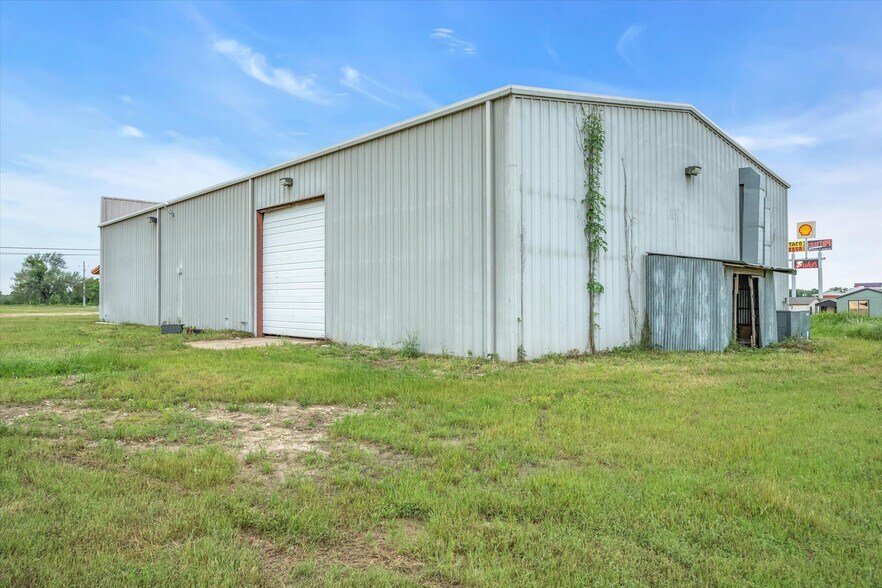 More Photos Of 21540 Interstate 20 & Hwy 64, Canton Warehouse For Sale