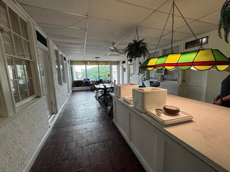 More Photos Of 229 W Venice Ave, Venice General Retail For Sale