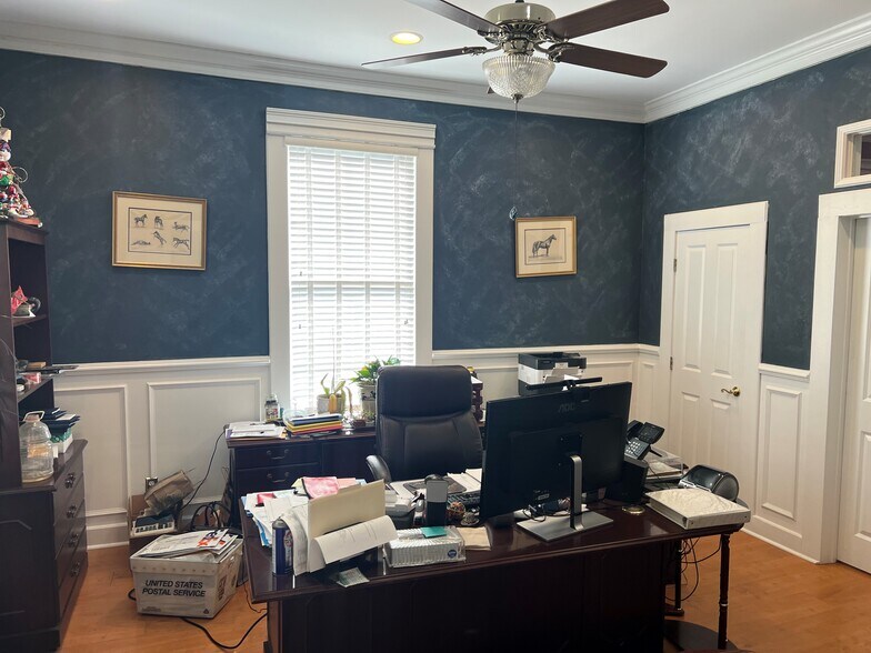 More Photos Of 209 N Dawson St, Thomasville Office For Sale