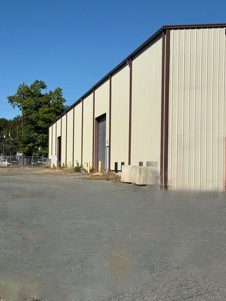 More Photos Of 342 Schuyler Ave, Kearny Unknown For Lease