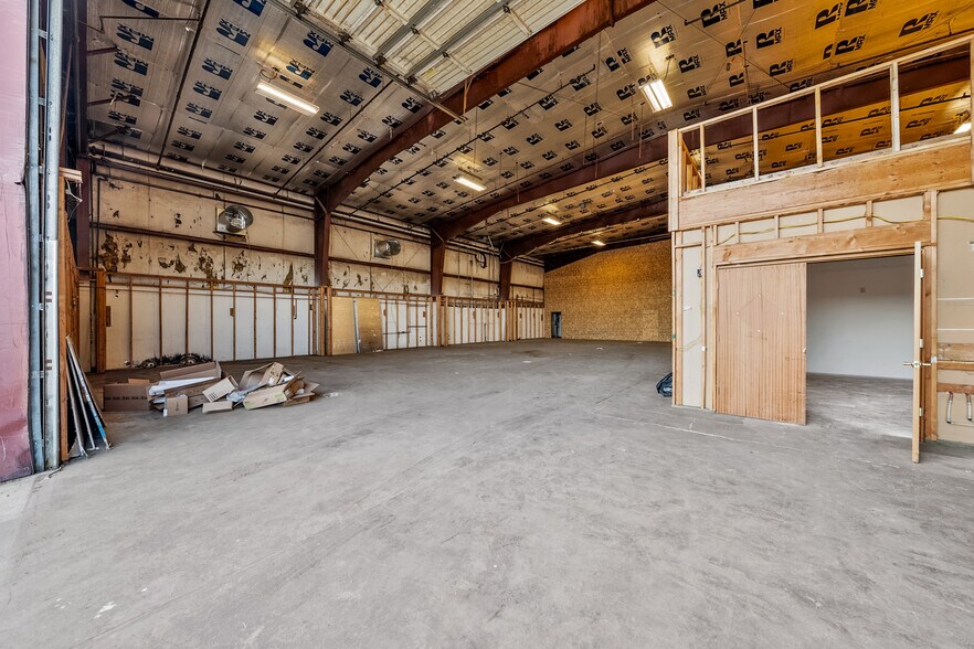 More Photos Of 1385 Antelope Rd, White City Manufacturing For Lease