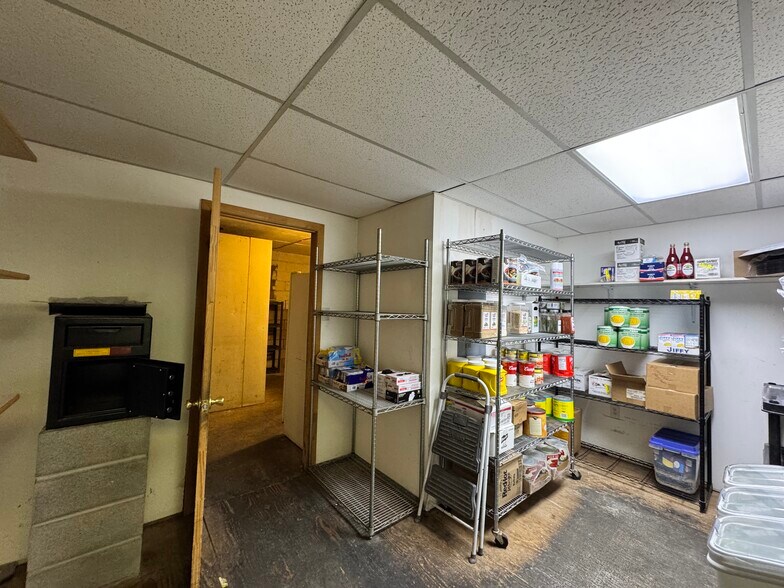 More Photos Of 1550 Missouri Valley Rd, Riverton Restaurant For Sale