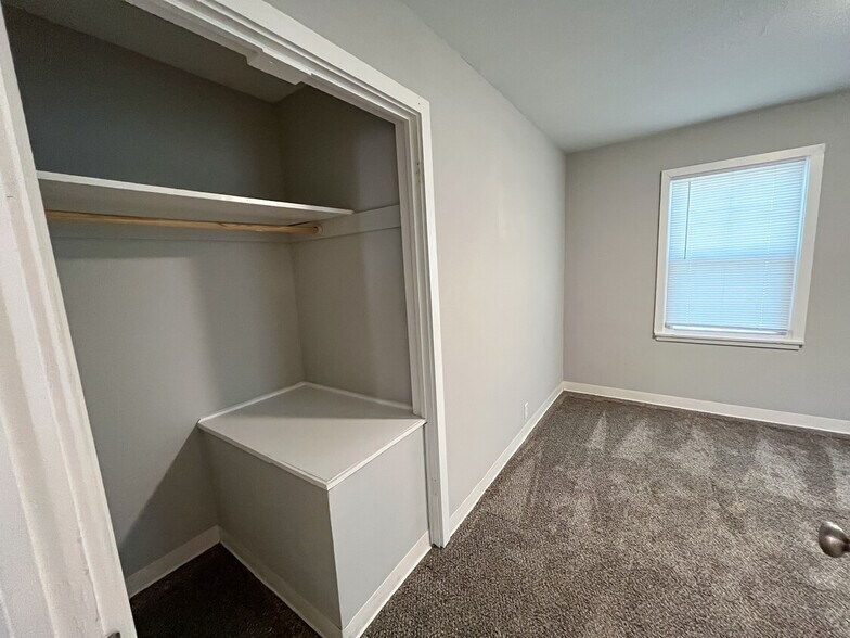 More Photos Of 2302 S Broadview St, Wichita Apartments For Sale