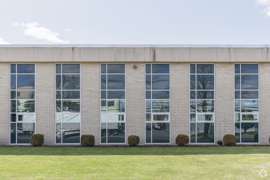 More Photos Of 21 Empire Blvd, South Hackensack Warehouse For Lease