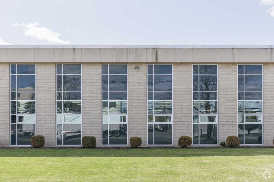 More Photos Of 21 Empire Blvd, South Hackensack Warehouse For Lease