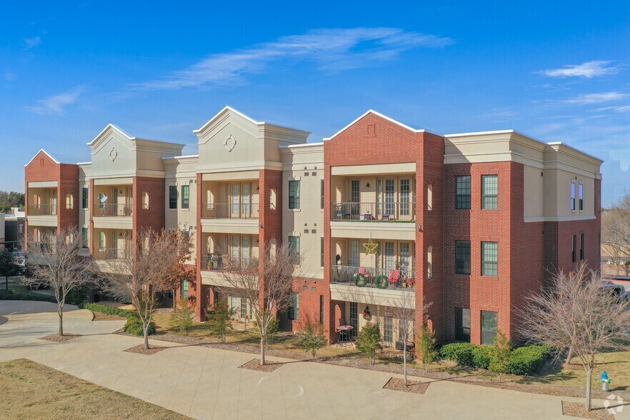 More Photos Of 2570 Justin Rd, Highland Village Unknown For Lease