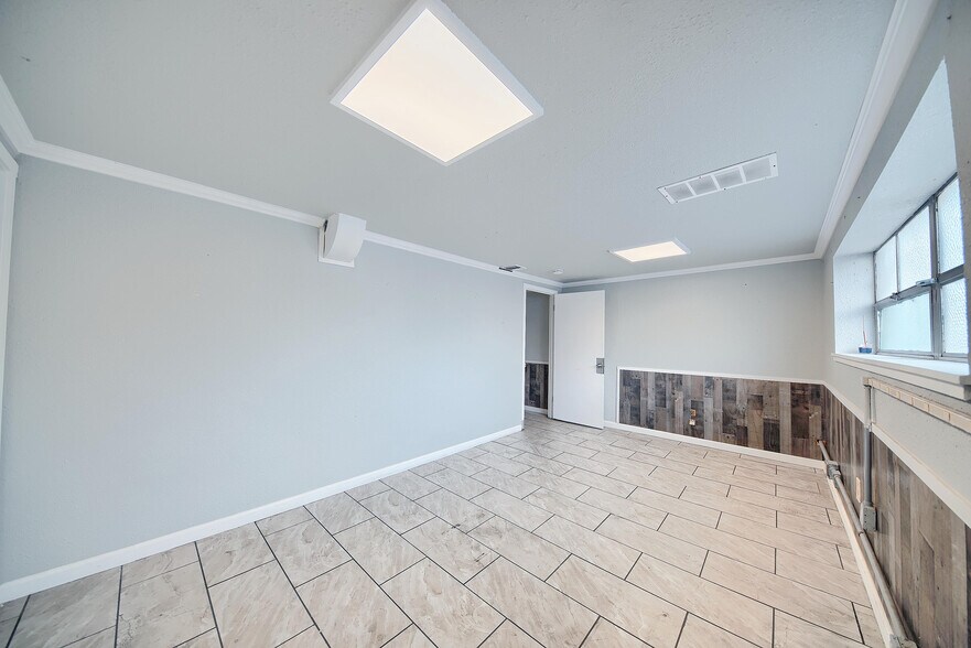 More Photos Of 33 E Magnolia St, Stockton Office For Lease