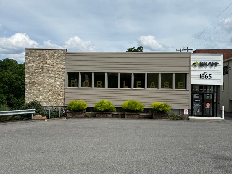 Primary Photo Of 1665 Washington Rd, Pittsburgh General Retail For Lease