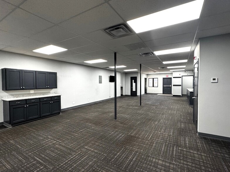 More Photos Of 501 E 15th St, Edmond Medical For Lease
