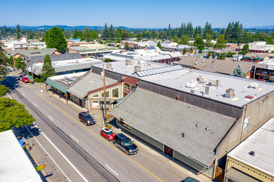 More Photos Of 39065-39085 Pioneer Blvd, Sandy Office For Lease