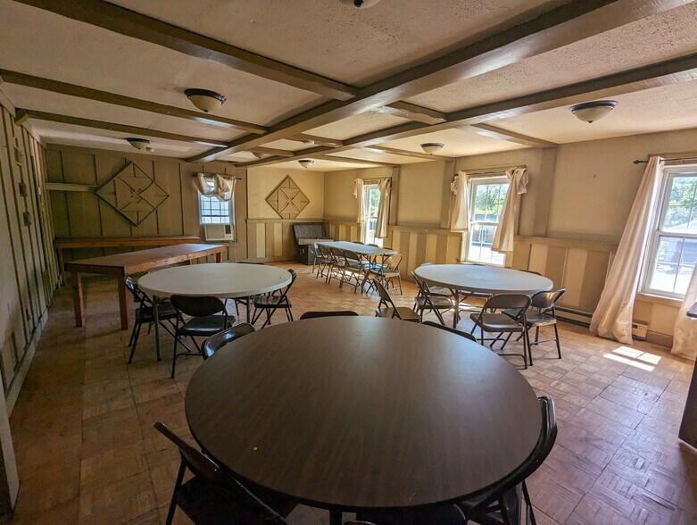 More Photos Of 17 Main St, Ballston Lake Restaurant For Lease
