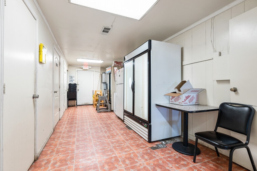 More Photos Of 140 W Main St, Itasca Restaurant For Sale