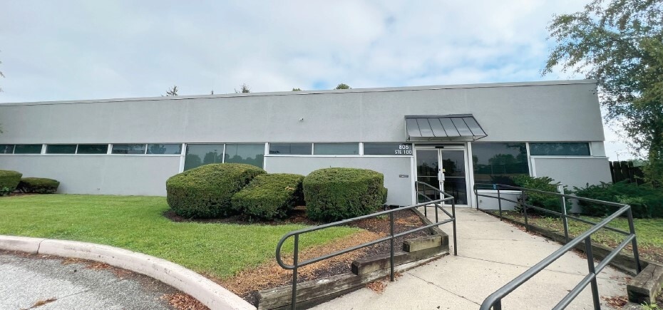 More Photos Of 805 Beachway Dr, Indianapolis Office For Sale