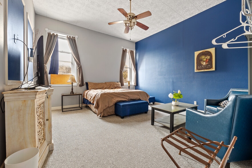 More Photos Of 603 N River St, Hot Springs Hotel For Sale