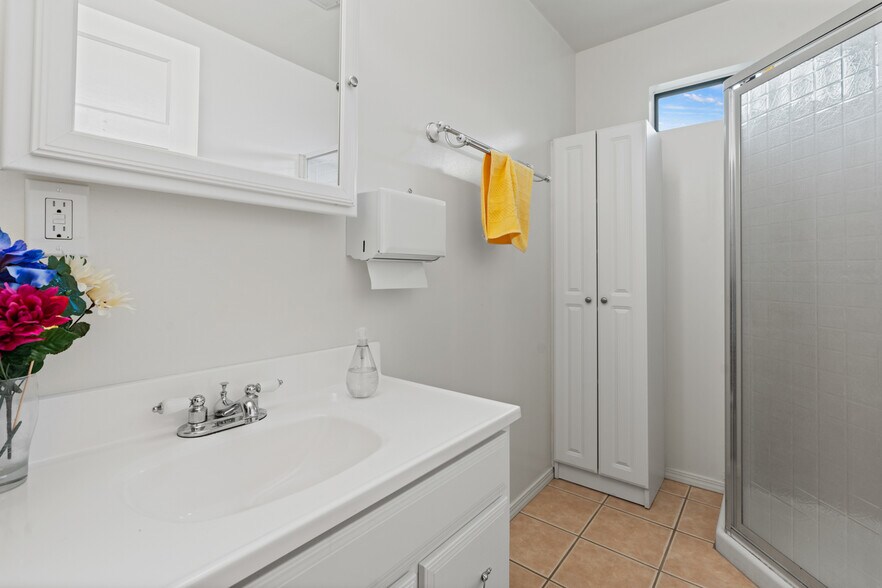 More Photos Of 660 N State St, Ukiah Medical For Sale