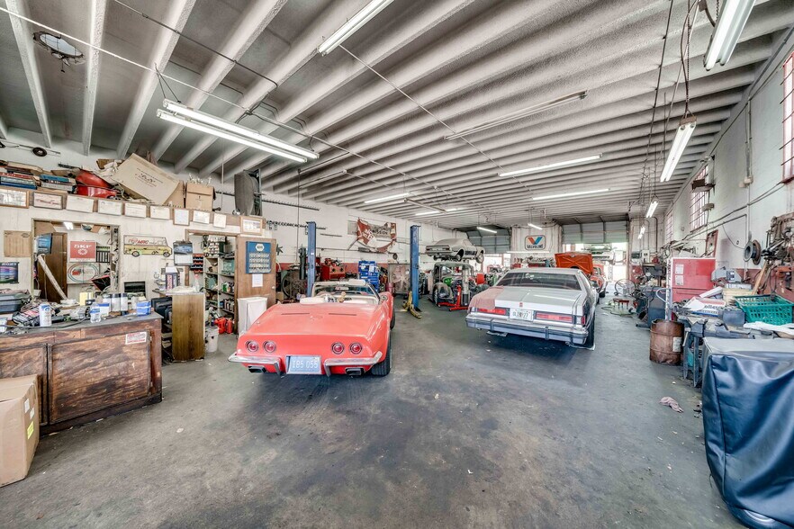 More Photos Of 1040 NE 44th St, Oakland Park Auto Repair For Sale