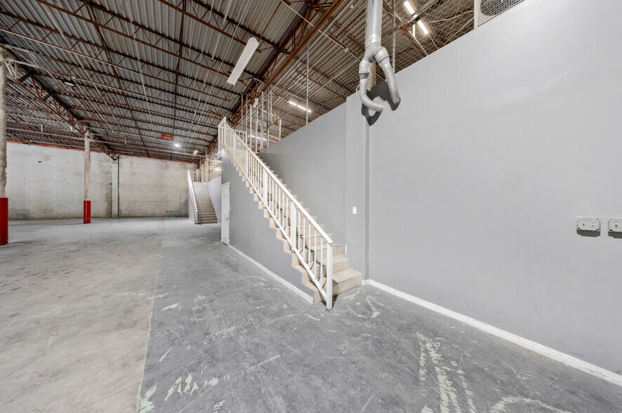 More Photos Of 2601 NW 105th Ave, Miami Warehouse For Sale