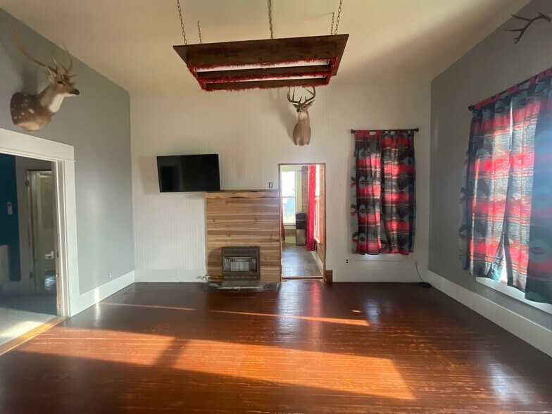More Photos Of 215 W Main St, Lometa Specialty For Sale