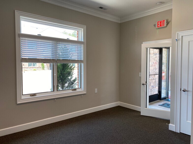 More Photos Of 1756 Heritage Center Dr, Wake Forest Office For Lease