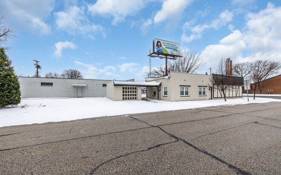 More Photos Of 5275 Broadview Rd, Parma Medical For Sale