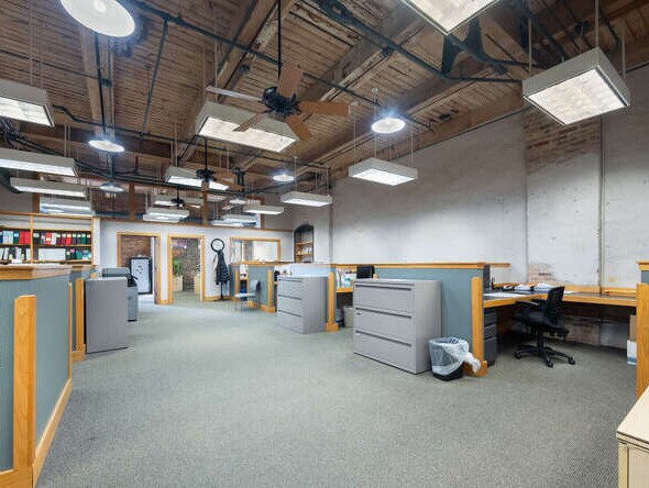 More Photos Of 1550 S Indiana Ave, Chicago Office Residential For Lease