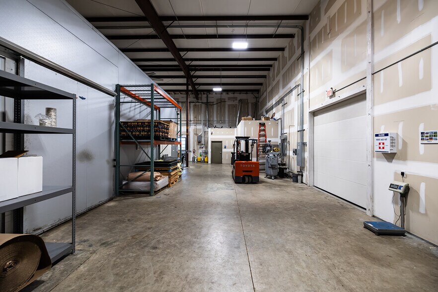 More Photos Of 110 Greenfield St, Wilmington General Retail For Sale