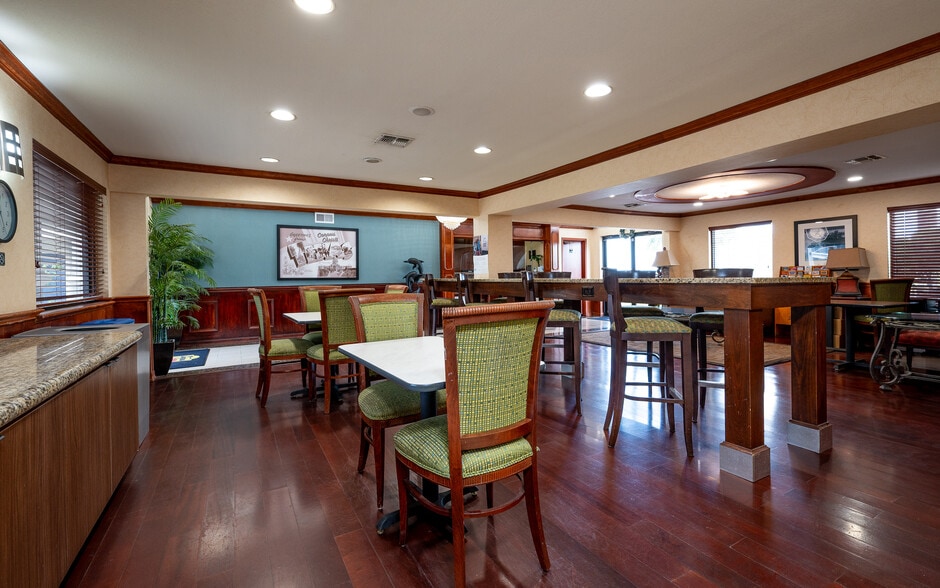 More Photos Of 11217 Ih 37, Corpus Christi Hotel For Sale