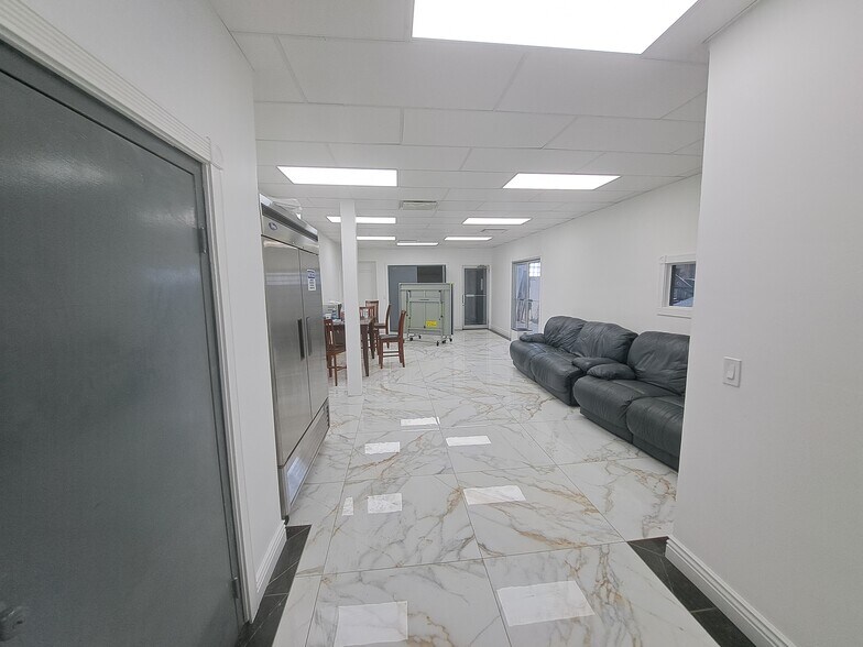 More Photos Of 625 Factory Rd, Addison Warehouse For Sale