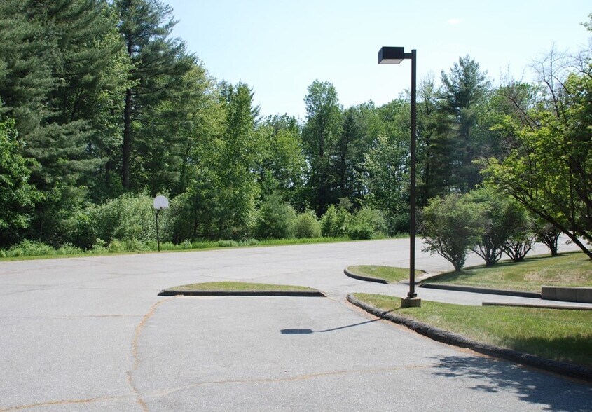 More Photos Of 112 Etna Rd, Lebanon Office For Sale