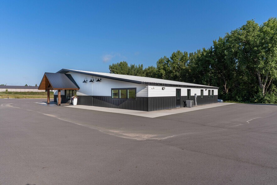 More Photos Of 3327 E Fir Ave, Fergus Falls Industrial For Sale