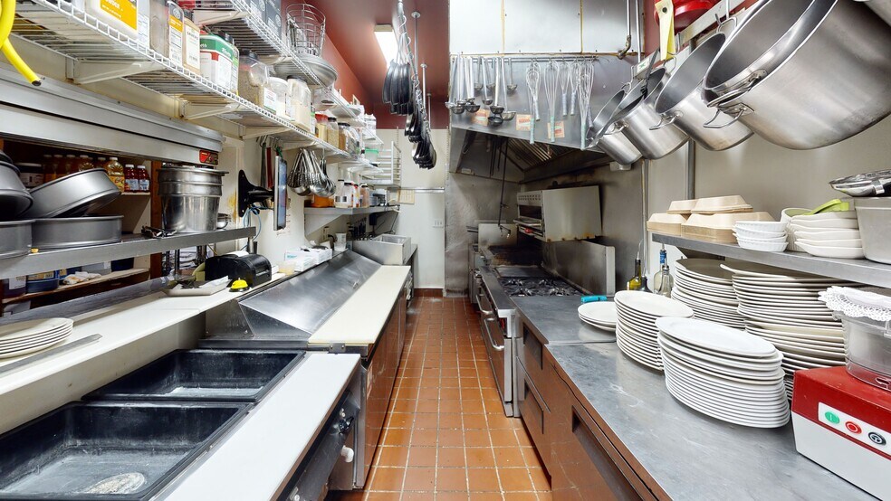 More Photos Of 925 10th St, Port Royal Restaurant For Sale