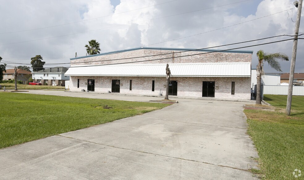 More Photos Of 200 Veterans Blvd, Kenner Warehouse For Lease