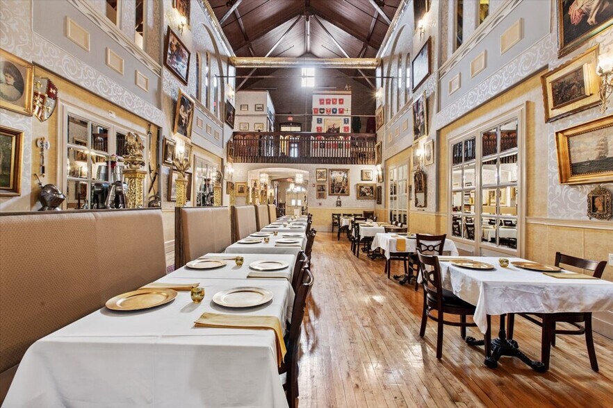 More Photos Of 49 Florida Ave, Amsterdam Hospitality For Sale