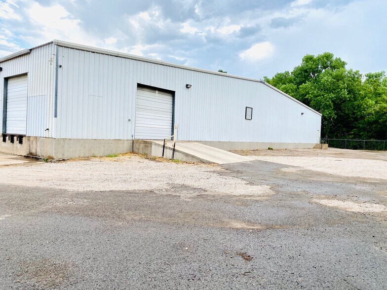 More Photos Of 6200 Melrose Ln, Oklahoma City Warehouse For Lease