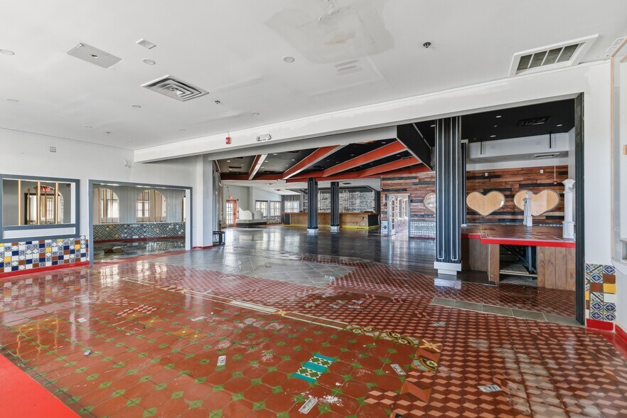 More Photos Of 9350 Westheimer Rd, Houston Land For Lease