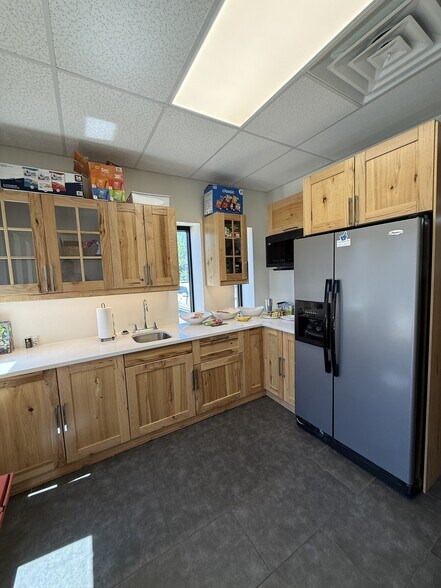 More Photos Of 724 E Osie St, Wichita Warehouse For Sale