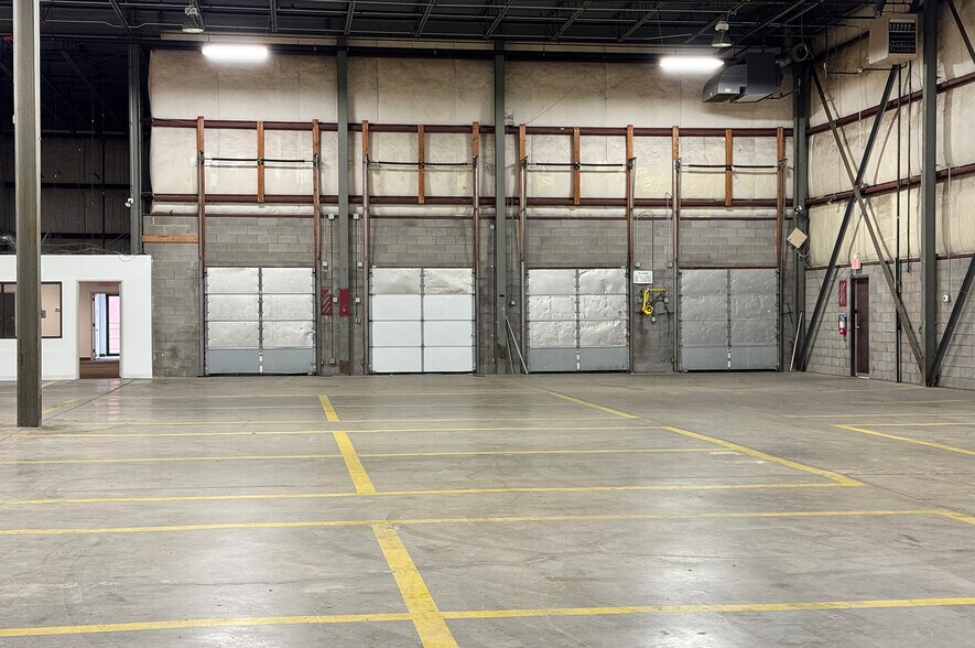 More Photos Of 900 S 2nd St, Harrison Warehouse For Lease