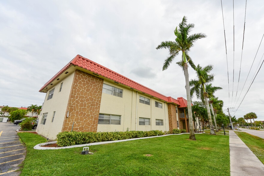 More Photos Of 3400-3460 NW 50th Ave, Lauderdale Lakes Apartments For Sale