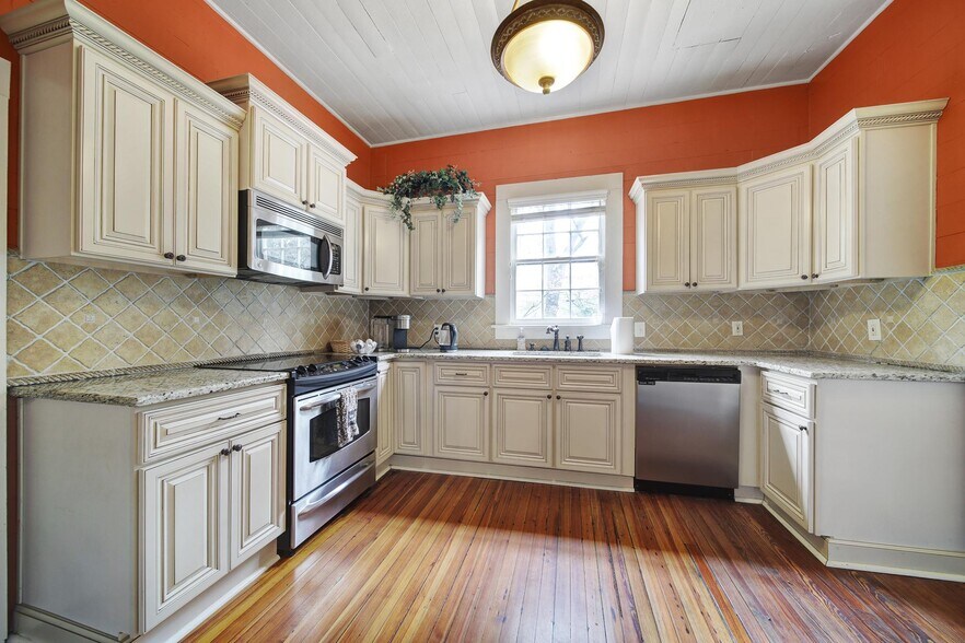 More Photos Of 500 W John St, Matthews Office For Sale