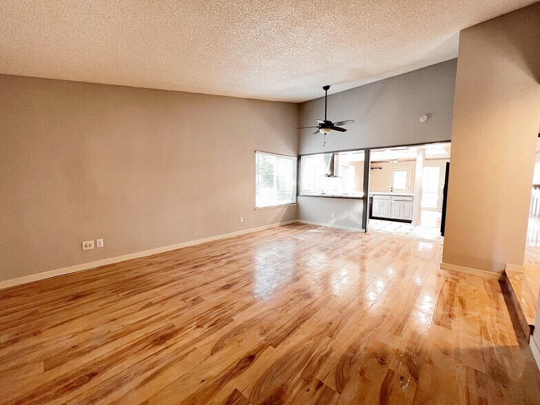 More Photos Of 301 Rivergate Way, Sacramento Multifamily For Sale