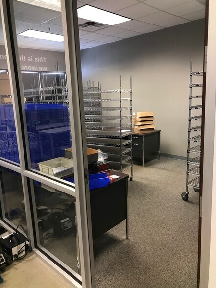 More Photos Of 118-122 Space Park Dr, Nashville Unknown For Lease