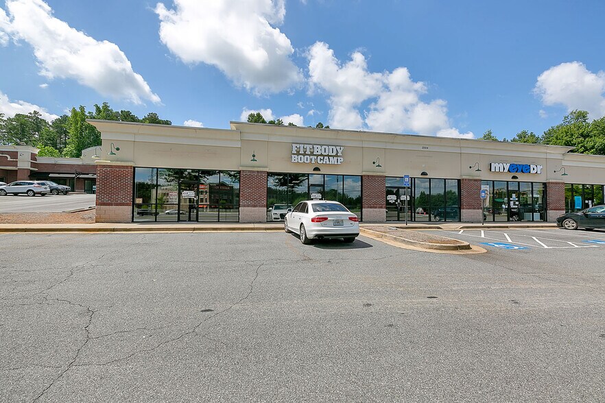 More Photos Of 12926 Highway 92, Woodstock Storefront For Lease